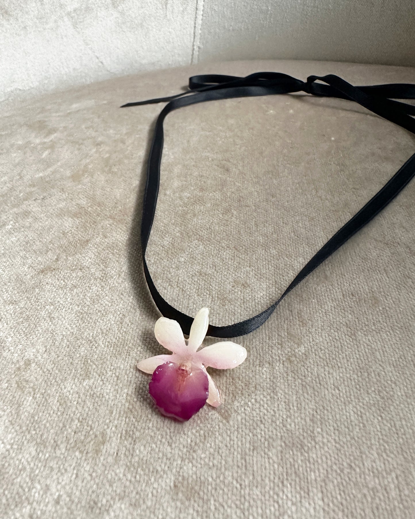 Mini Ivory Orchid Choker