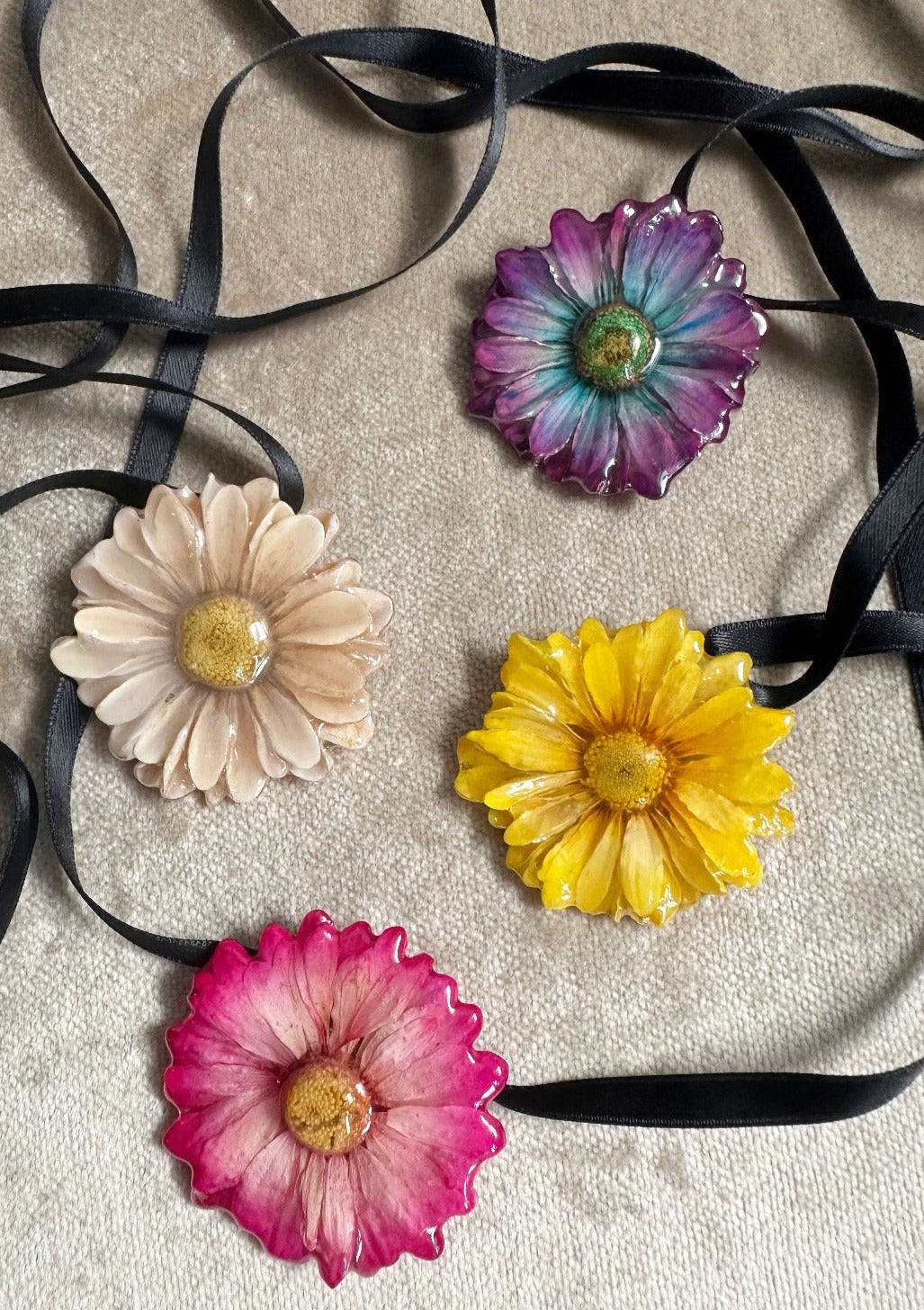 Barbie Daisy Ribbon Choker