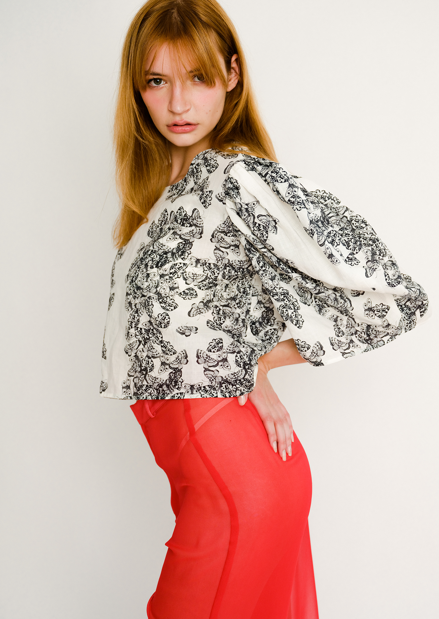 Linen Bleeding Hearts Top - Moth